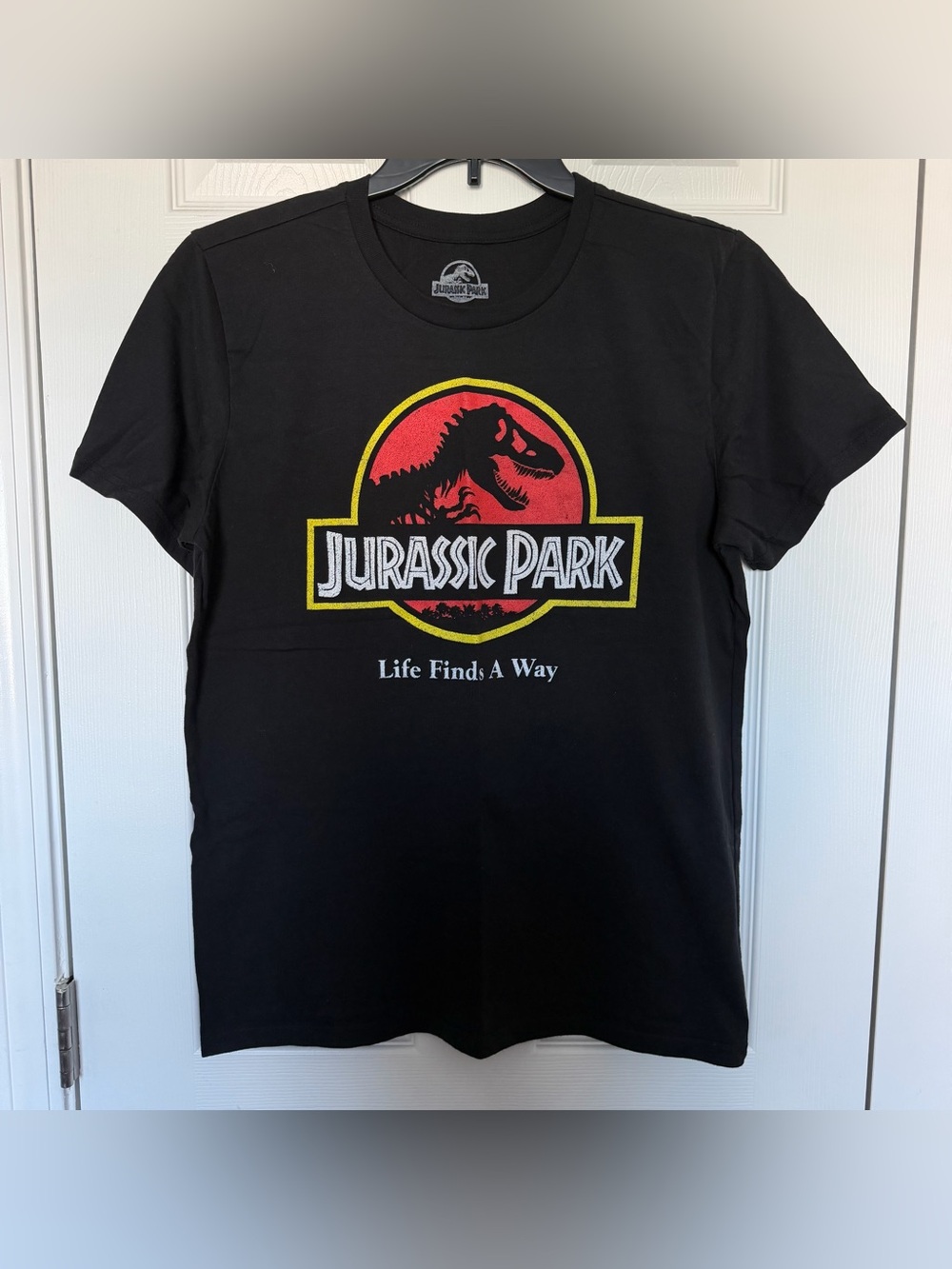 Jurassic Park Life Finds A Way Graphic Tee Black L